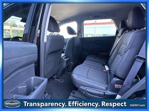 Certified 2024 Nissan Pathfinder SV image 15