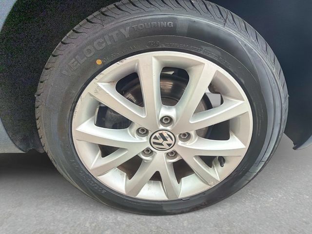 Used 2021 Volkswagen Golf 4-Door FWD image 12