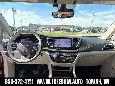Used 2021 Chrysler Pacifica Limited w/ Premium & Safety Sphere Group AWD/4WD image 12
