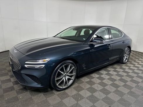Used 2023 Genesis G70 2.0T image 7