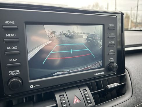 Used 2022 Toyota RAV4 XLE Premium image 14