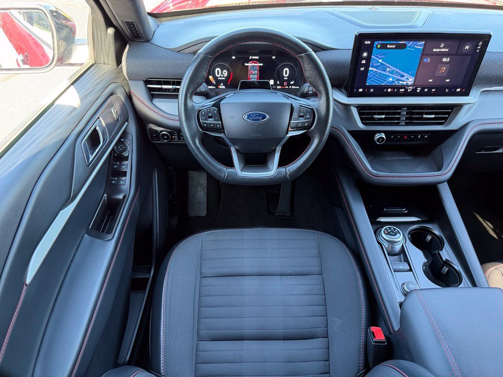 Used 2025 Ford Explorer ST-Line w/ ST-Line Street Pack AWD/4WD image 31