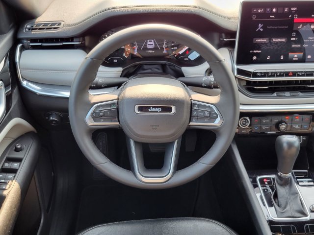 Used 2023 Jeep Compass Limited AWD/4WD image 5