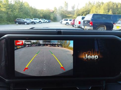 Used 2024 Jeep Wrangler Unlimited Sahara w/ Technology Group AWD/4WD image 16
