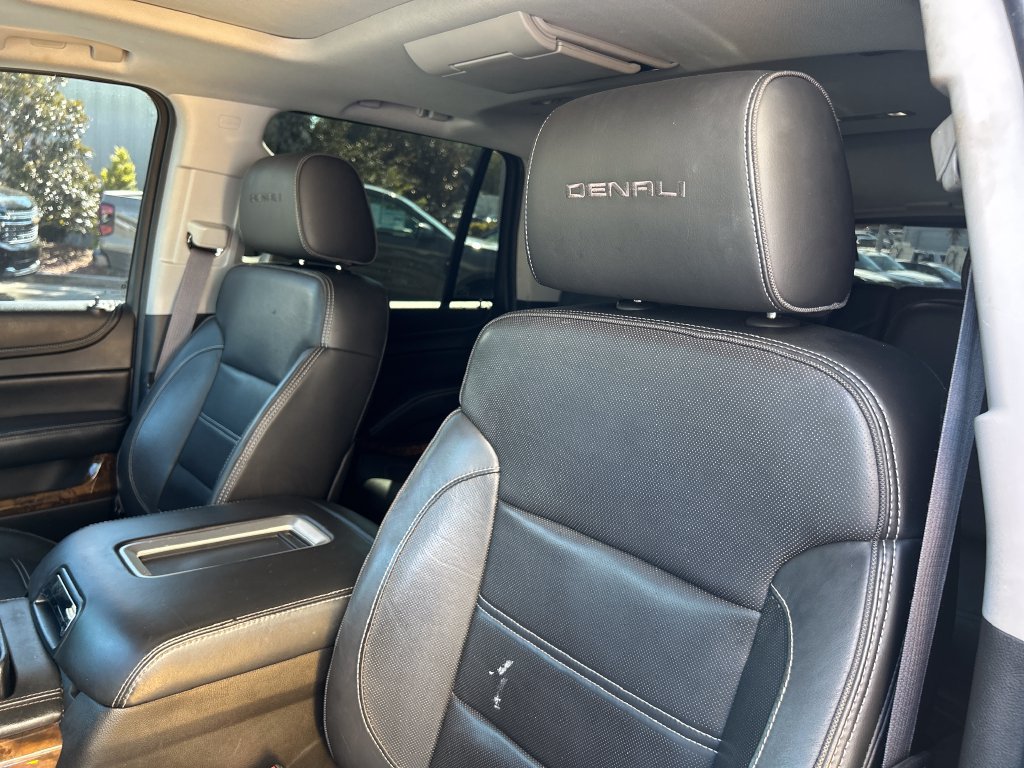 Used 2015 GMC Yukon Denali w/ Touring Package AWD/4WD image 9