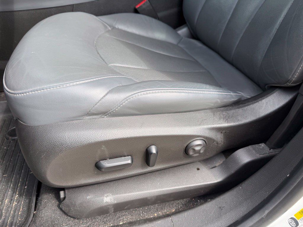 Used 2019 Buick Envision Essence FWD image 5