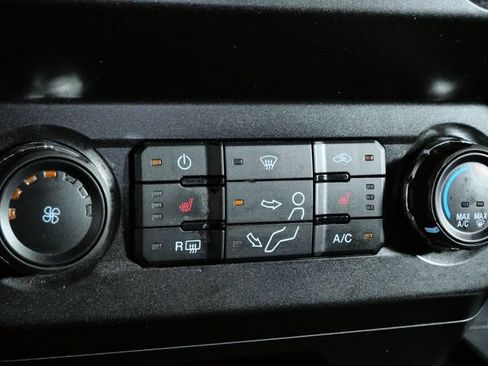 Used 2022 Ford F350 XLT w/ XLT Premium Package AWD/4WD image 23