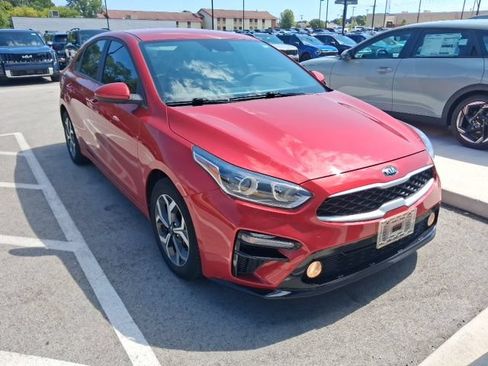 Used 2021 Kia Forte LXS FWD image 3