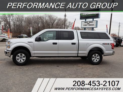 Used 2017 Ford F150 XLT w/ Trailer Tow Package image 4