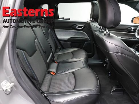 Used 2023 Jeep Compass Latitude w/ Sun and Sound Group AWD/4WD image 24
