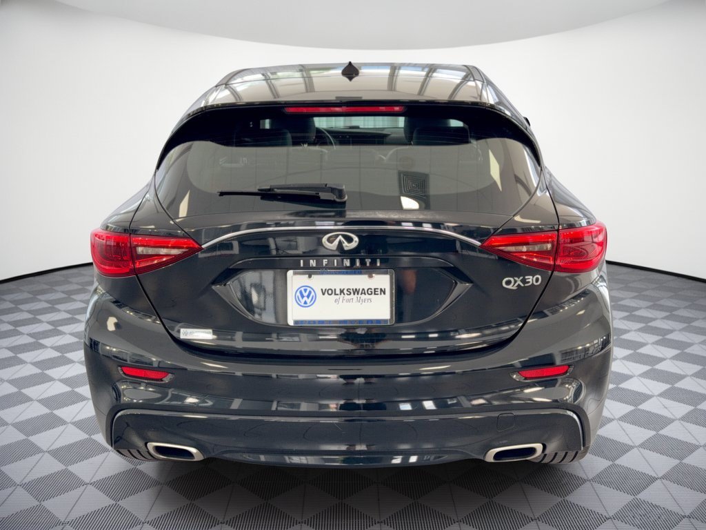 Used 2018 INFINITI QX30 FWD image 11
