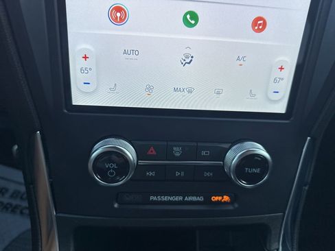 Used 2024 Ford Edge ST image 25