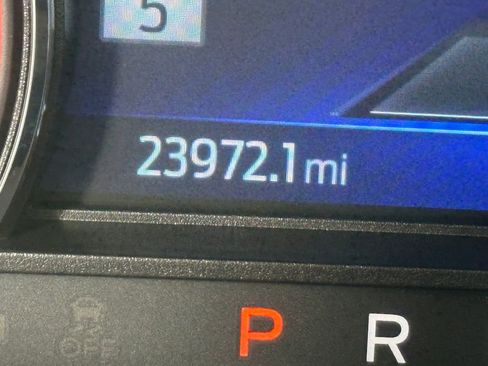 Used 2023 Ford Explorer XLT w/ Equipment Group 202A AWD/4WD image 27