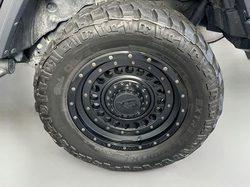 Used 2018 Jeep Wrangler Unlimited Rubicon AWD/4WD image 30