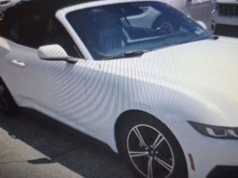 Used 2024 Ford Mustang Premium RWD image 5