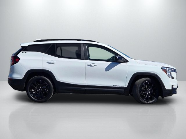 Used 2022 GMC Terrain SLE w/ Driver Convenience Package FWD image 3