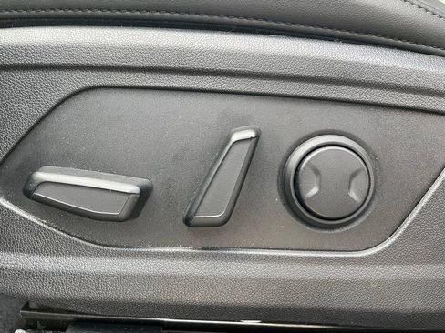 Used 2025 Kia Sorento S image 11