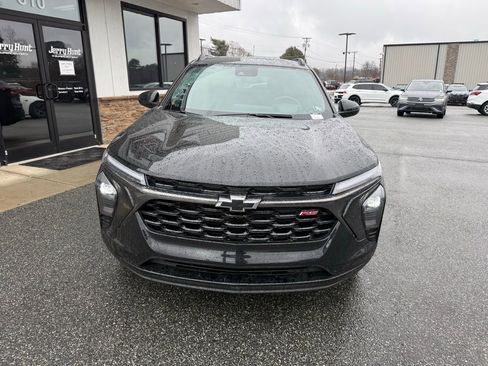 Used 2024 Chevrolet Trax RS w/ Sunroof Package image 10