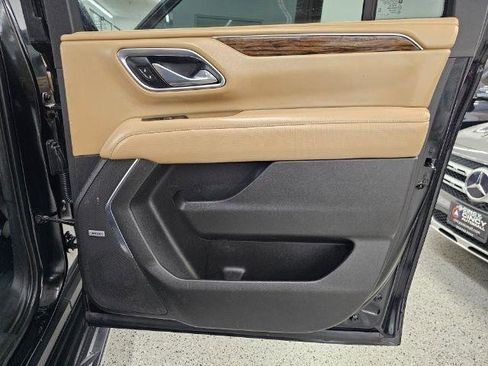 Used 2021 Chevrolet Suburban Premier w/ Premium Package image 31