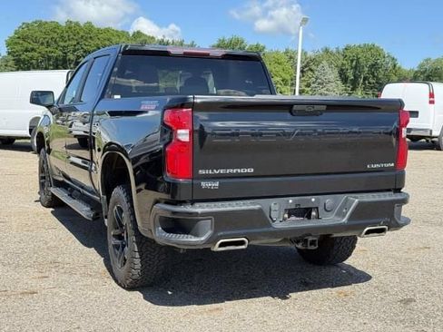 Used 2021 Chevrolet Silverado 1500 Custom Trail Boss w/ LPO, Dark Essentials Package AWD/4WD image 6