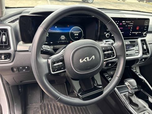 Used 2023 Kia Sorento SX image 17