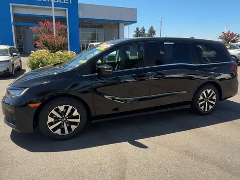 Used 2025 Honda Odyssey EX-L image 3