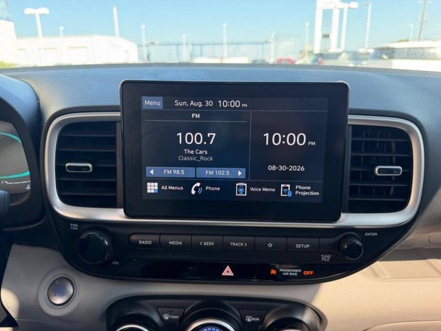 Used 2024 Hyundai Venue SEL FWD image 13