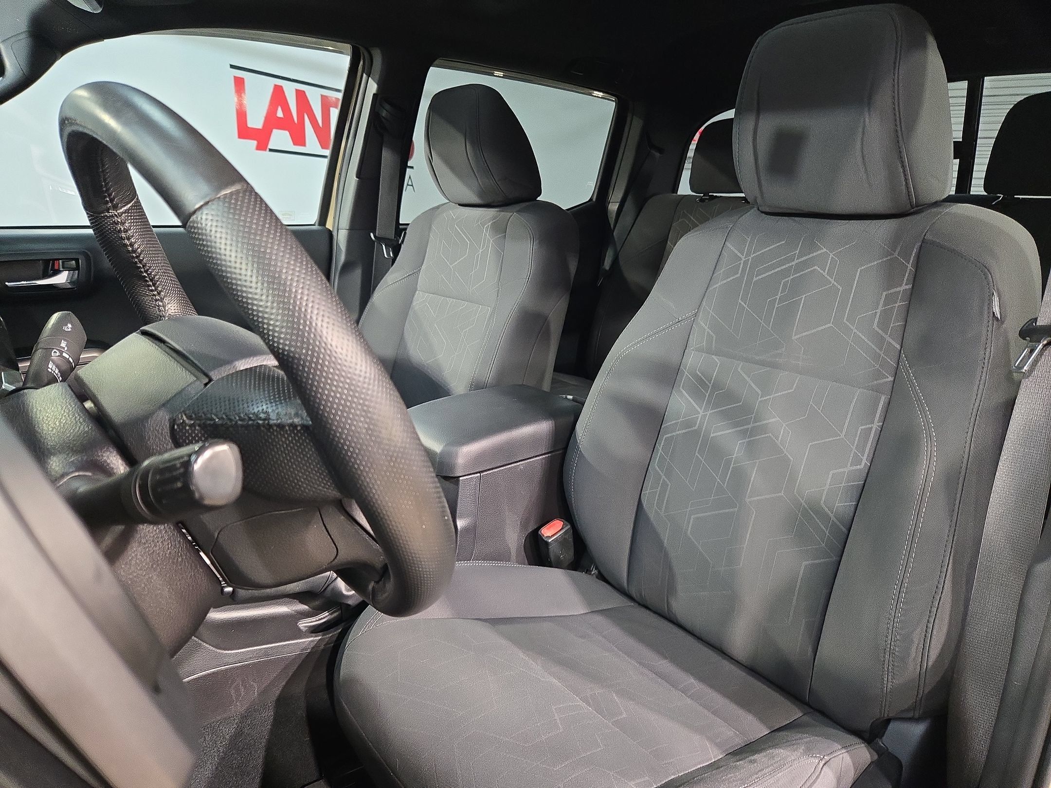 Used 2016 Toyota Tacoma TRD Off-Road w/ Premium & Technology Package RWD image 24