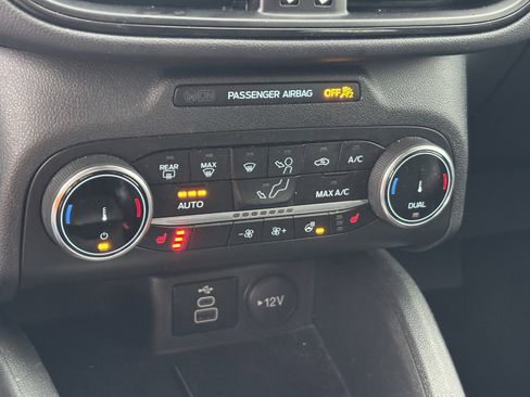 Used 2024 Ford Escape ST-Line w/ Cold Weather Package image 10