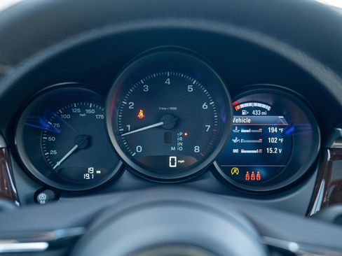 New 2026 Porsche Macan image 15