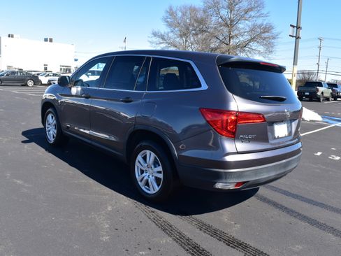 Certified 2017 Honda Pilot LX image 4