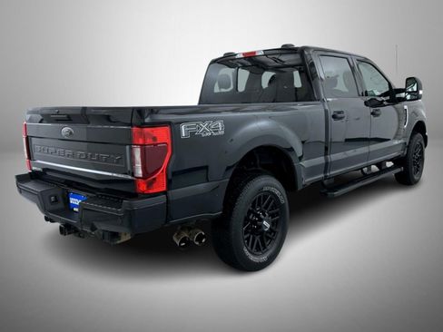 Used 2022 Ford F250 XLT w/ Black Appearance Package image 5
