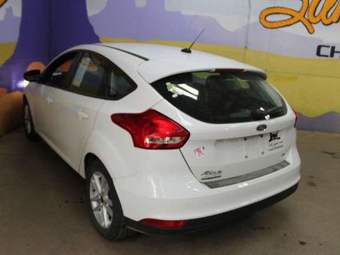 Used 2017 Ford Focus SE w/ SE Winter Package FWD image 6