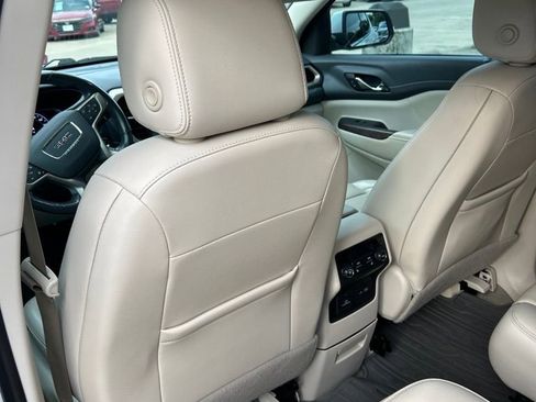 Used 2020 GMC Acadia Denali w/ Technology Package FWD image 11