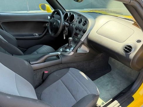 Used 2007 Pontiac Solstice Convertible w/ Preferred Package RWD image 13
