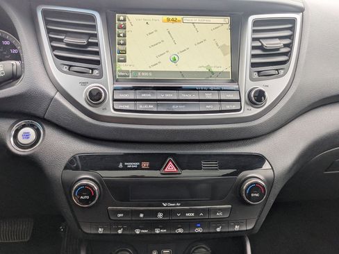 Used 2017 Hyundai Tucson Limited w/ Limited Ultimate Package 03 image 28