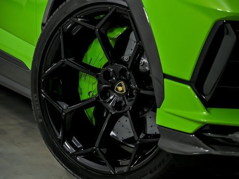 Used 2023 Lamborghini Urus Performante AWD/4WD image 4