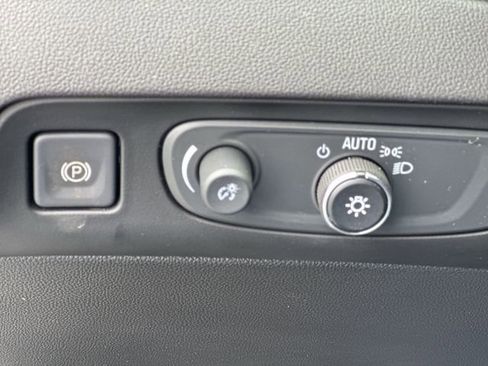 Used 2020 Buick Enclave Avenir w/ Avenir Technology Package AWD/4WD image 24