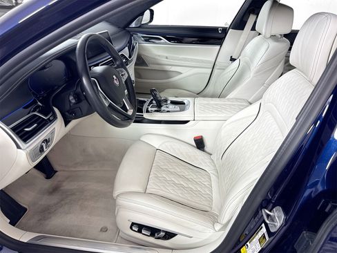 Used 2022 BMW ALPINA B7 xDrive image 9