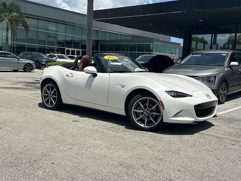 Used 2022 MAZDA MX-5 Miata Grand Touring w/ Weather Package RWD image 2
