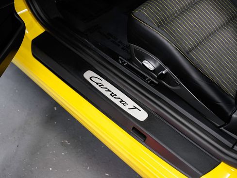 Used 2018 Porsche 911 Carrera T RWD image 23
