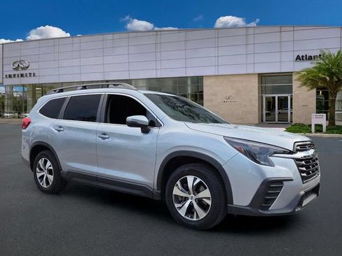 Used 2023 Subaru Ascent Premium w/ Convenience Package AWD/4WD image 2