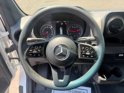 Used 2023 Mercedes-Benz Sprinter 2500 w/ Acoustic Package image 17