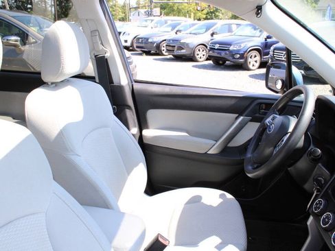 Used 2014 Subaru Forester 2.5i Premium AWD/4WD image 11