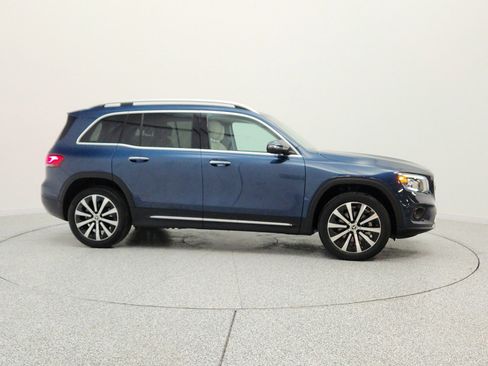 Used 2022 Mercedes-Benz GLB 250 image 4