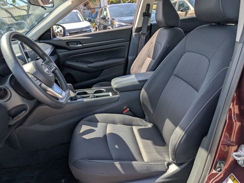 Certified 2024 Nissan Altima 2.5 SV image 10