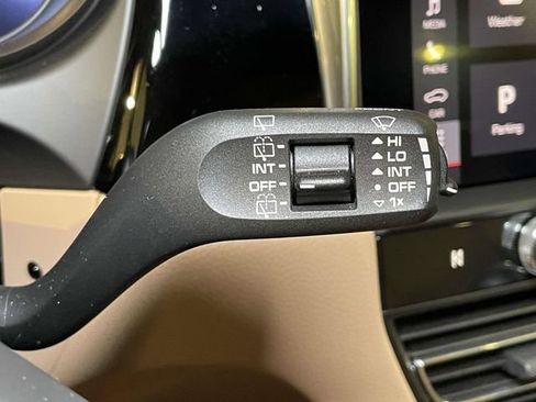 Certified 2026 Porsche Macan AWD/4WD image 41