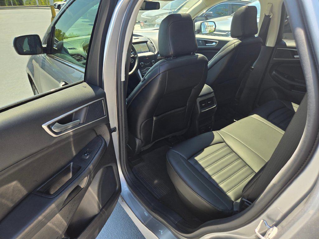 Used 2020 Ford Edge SEL w/ Convenience Package AWD/4WD image 15
