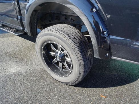 Used 2018 Ford F150 XLT w/ Trailer Tow Package image 8