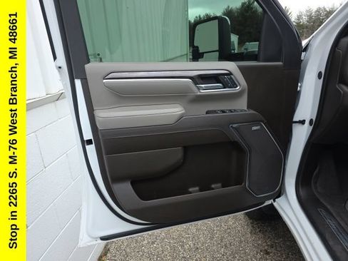 Used 2024 Chevrolet Silverado 2500 LTZ w/ LTZ Convenience Package AWD/4WD image 14